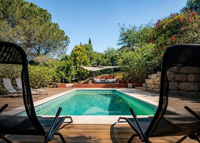 House With Terraced Garden Near Beaches بيت للعطل *